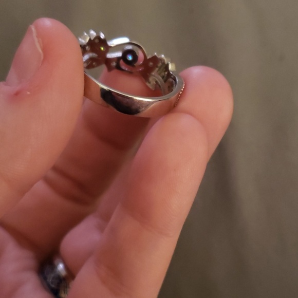 Ring - Picture 2 of 4